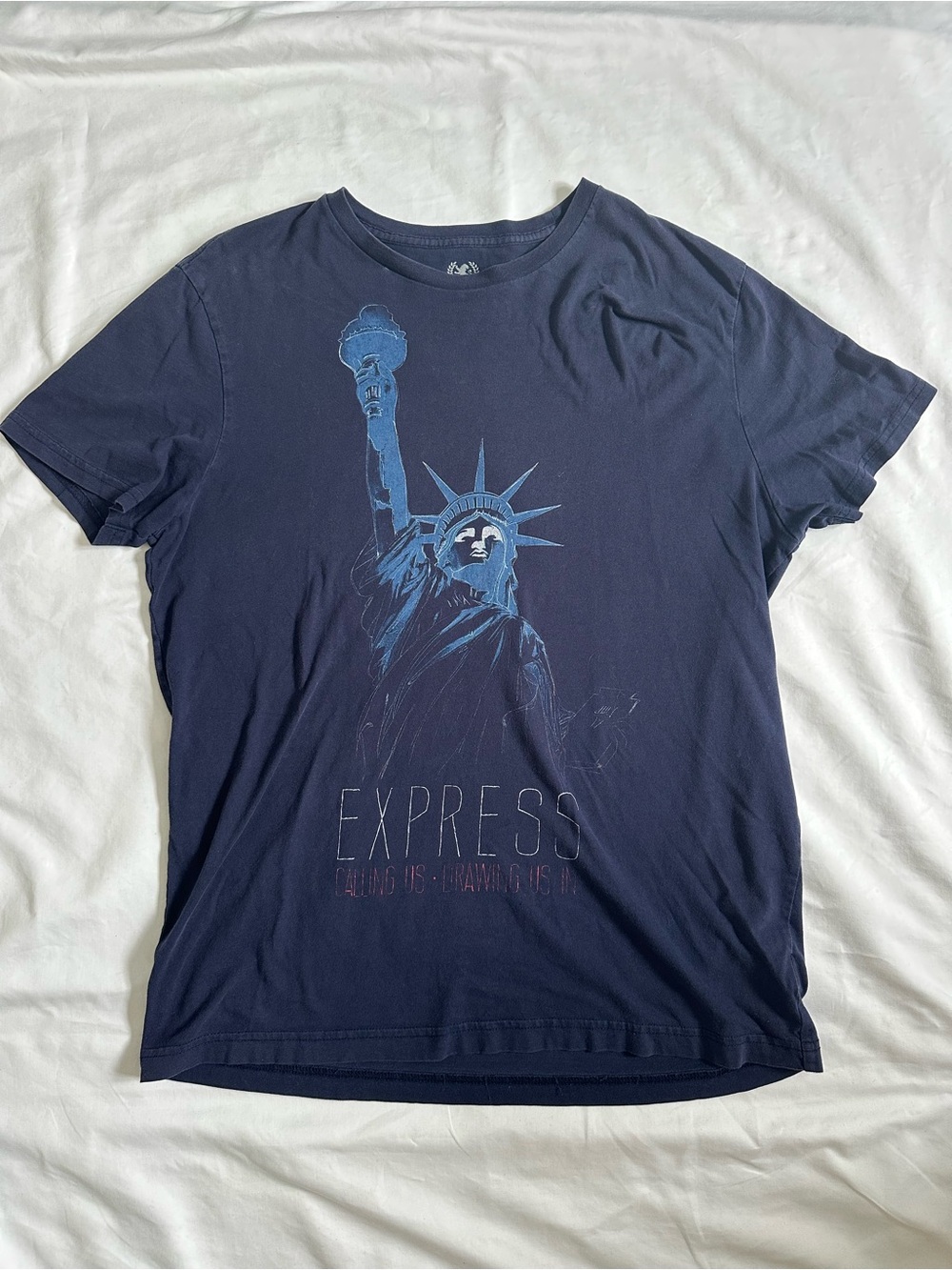 Express Men’s Navy Statue of Liberty Graphic Tee L